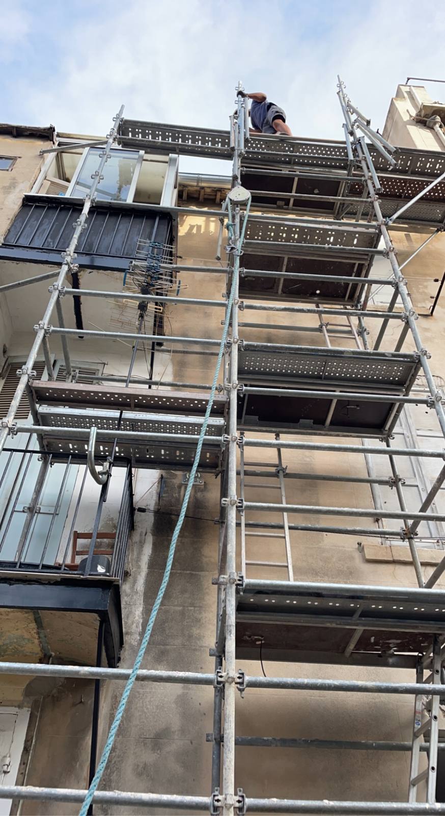 Immeuble sous échafaudage